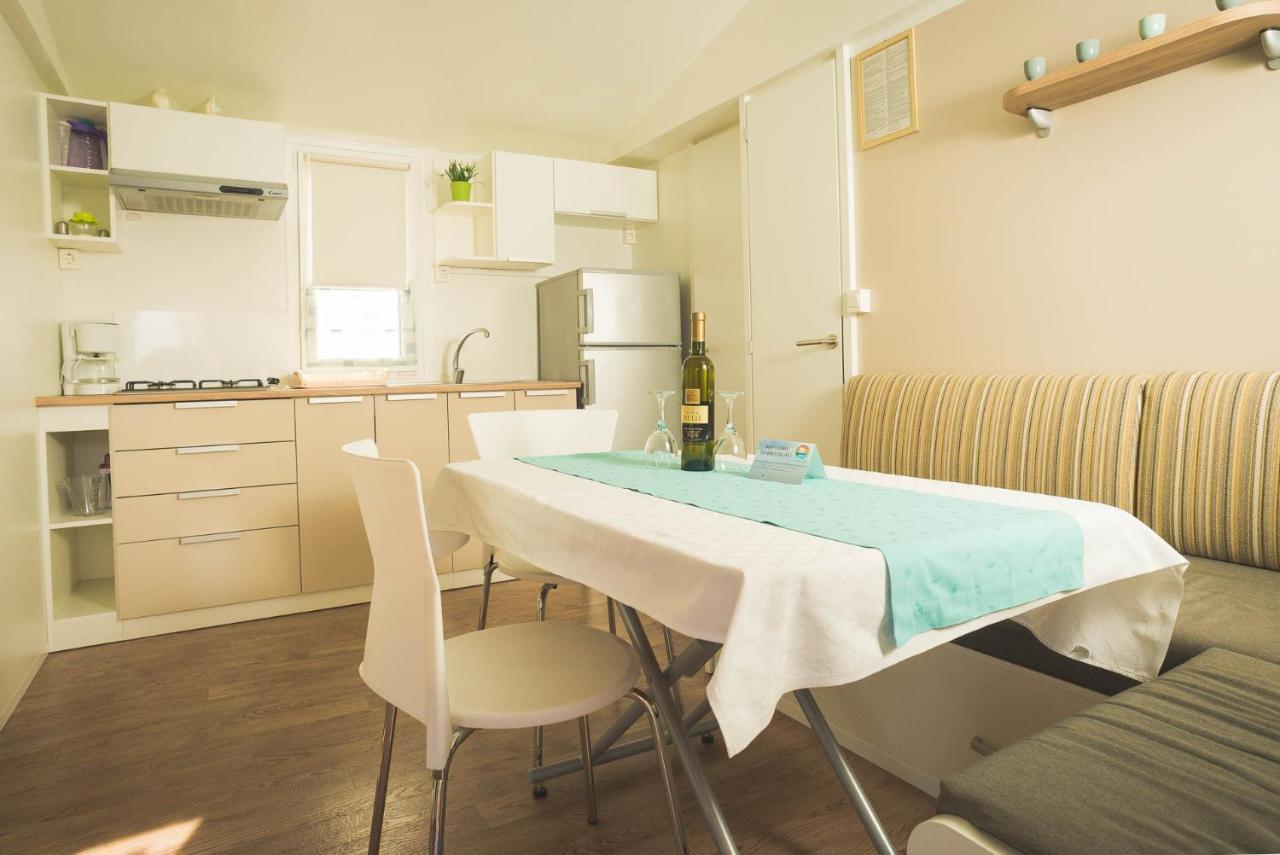 Mobile Homes Murter Jezera Eksteriør bilde